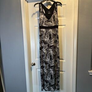 Tek Gear Black and White Floral Maxi Dress